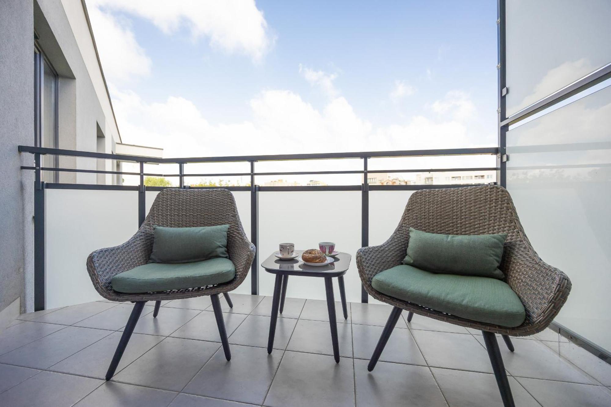 Wyjatkowy Apartament Z Parkingiem W Warszawie By Rent Like