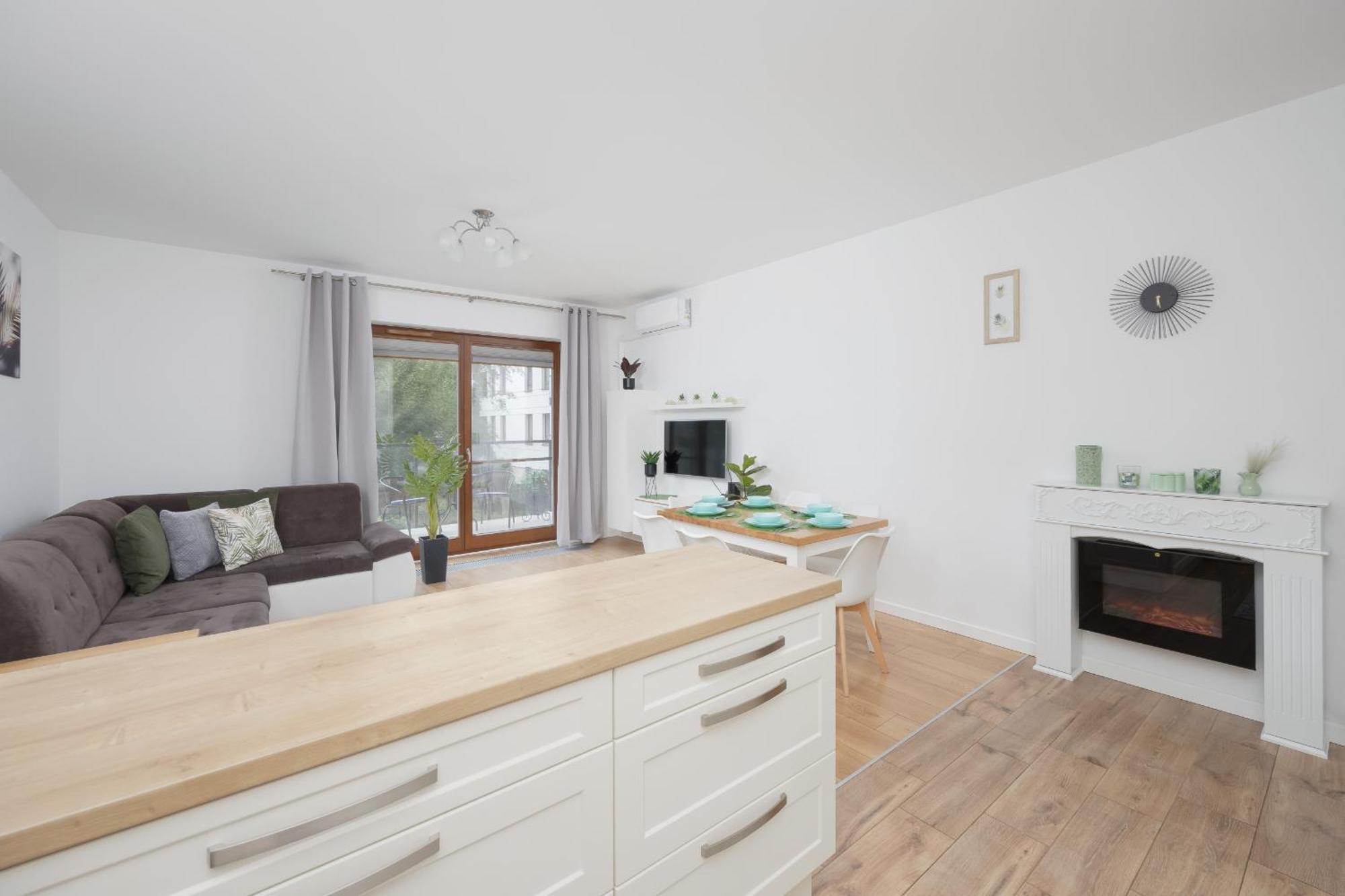 Apartment Klimatyzowany Z Parkingiem W Stolicy By Renters
