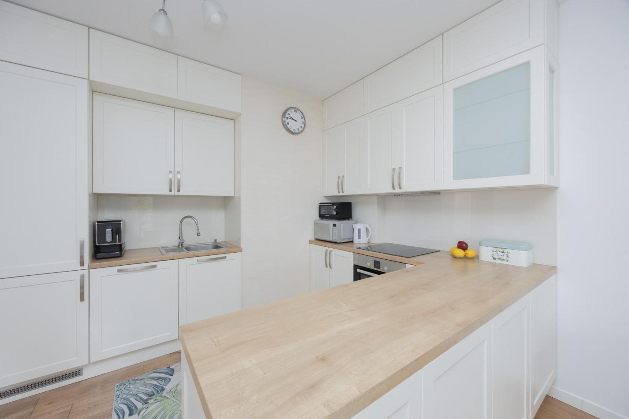 Apartment Klimatyzowany Z Parkingiem W Stolicy By Renters