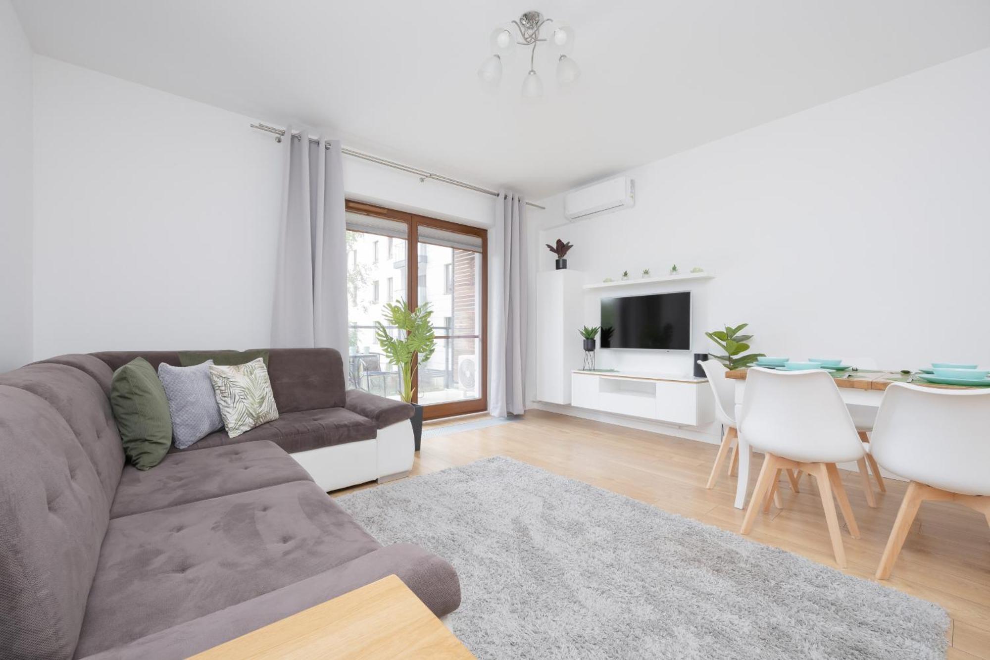 Klimatyzowany Z Parkingiem W Stolicy By Renters Apartment Warsaw