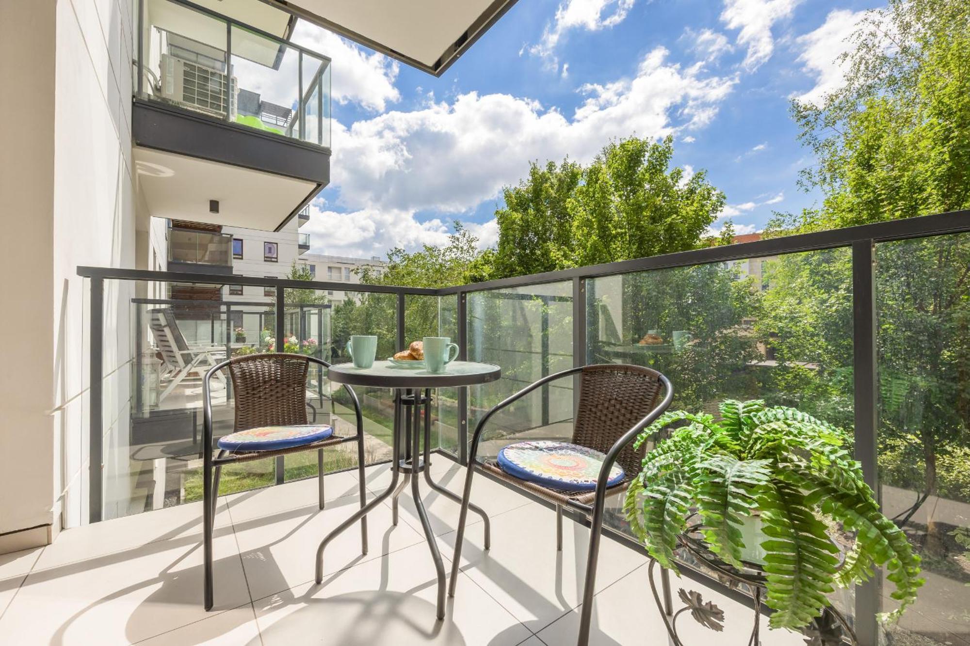 Apartment Klimatyzowany Z Parkingiem W Stolicy By Renters