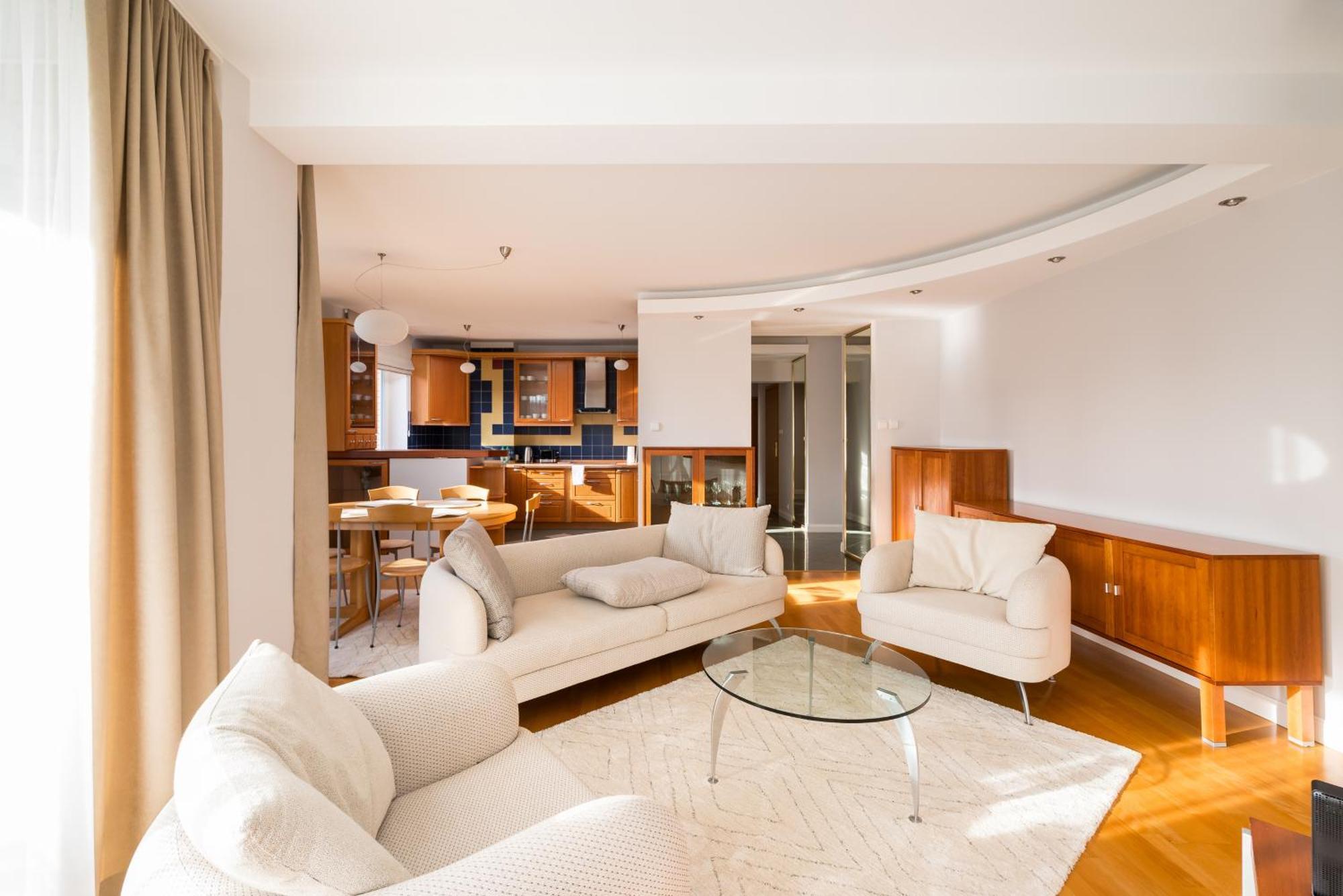 Metro Imielin 2-bedroom Apartment
