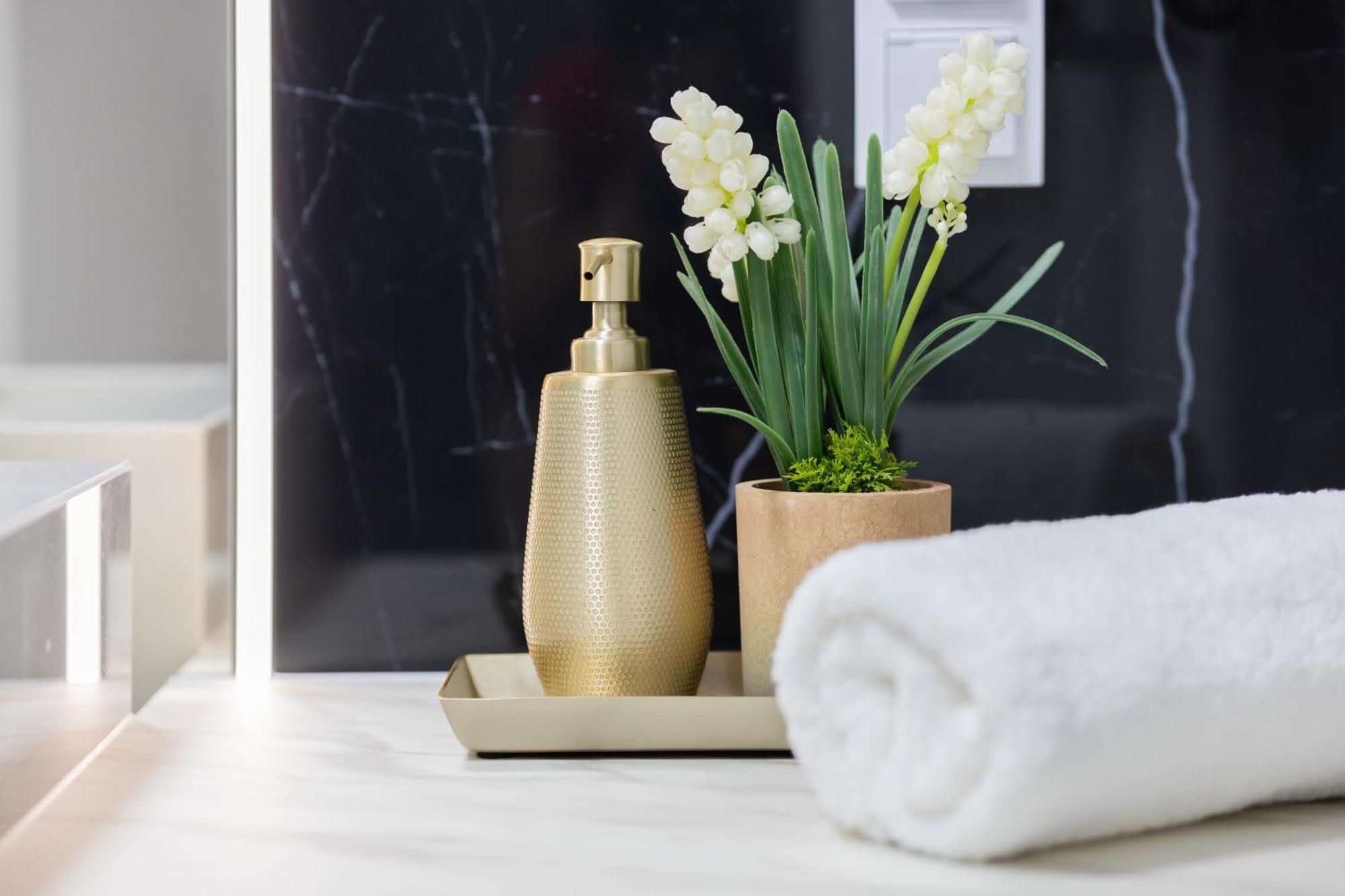 Apartament Lux Grzybowska With Parking By Renters Prestige