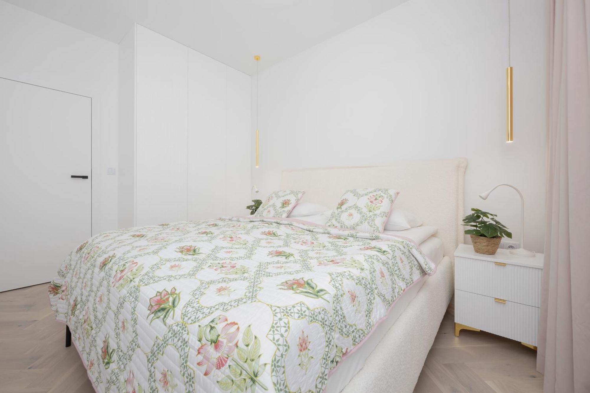 Lux Grzybowska With Parking By Renters Prestige * Warszawa