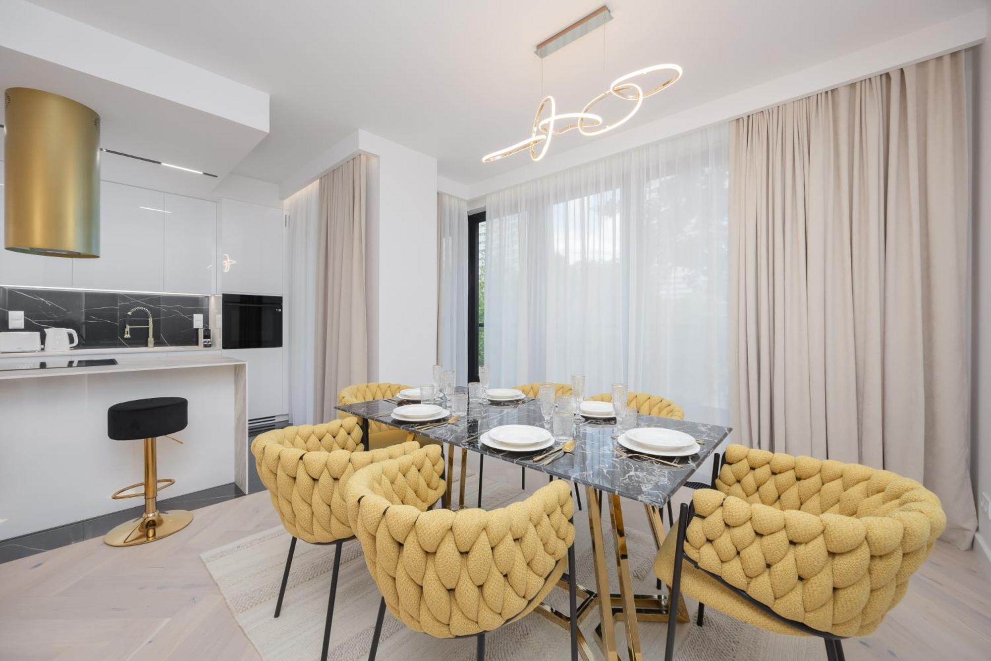 Lux Grzybowska With Parking By Renters Prestige