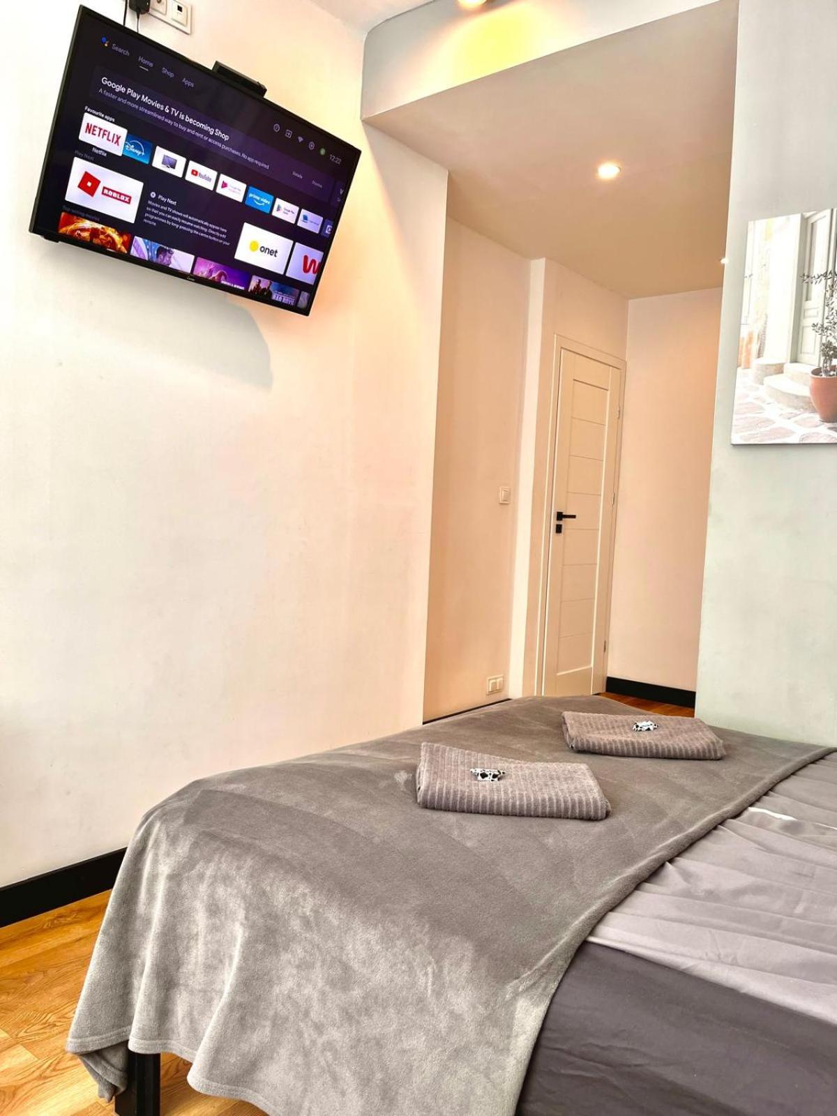Special 1 Bed Center *