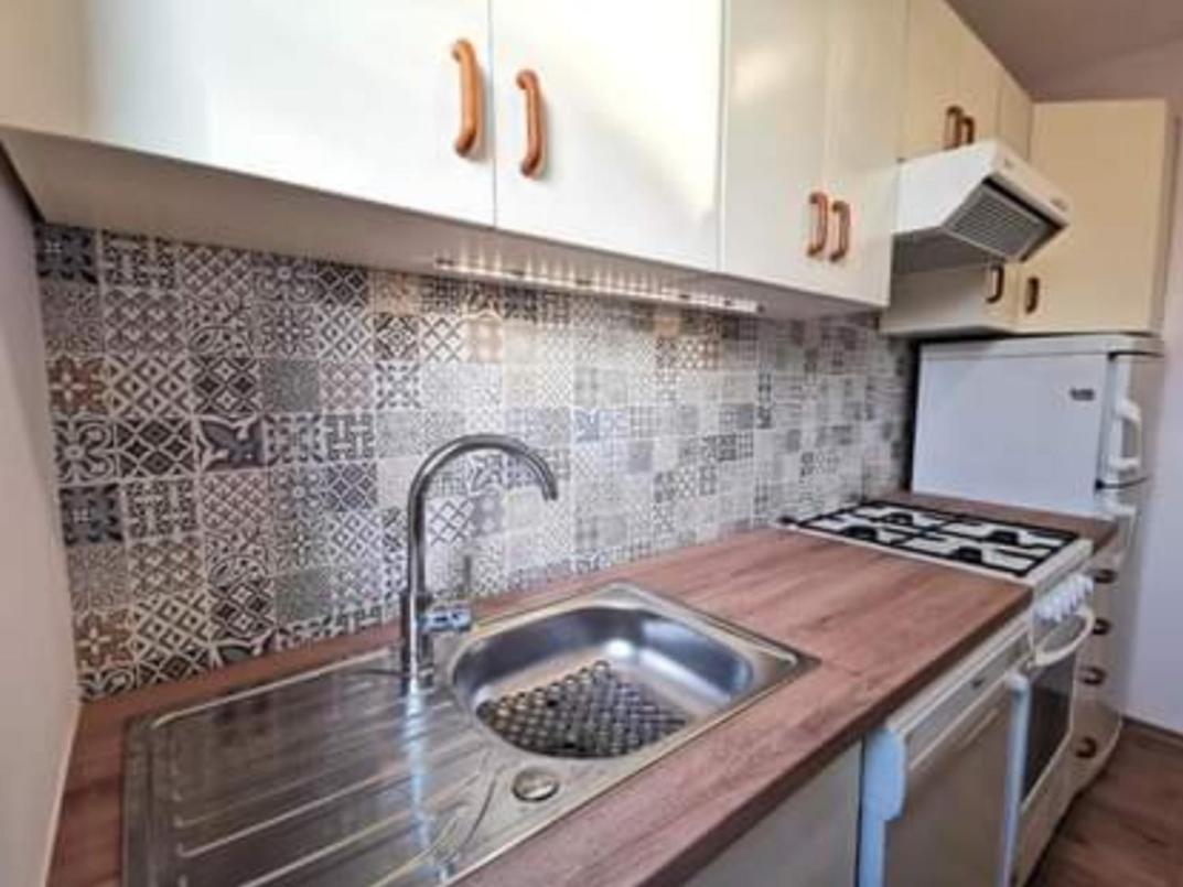 Apartament Sadyba Apartment *
