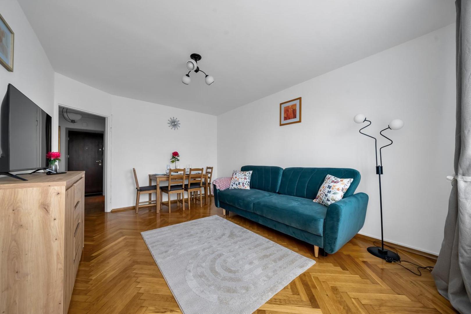 - 9th Floor, Balcony, Tram&bus - By Rentujemy Apartment