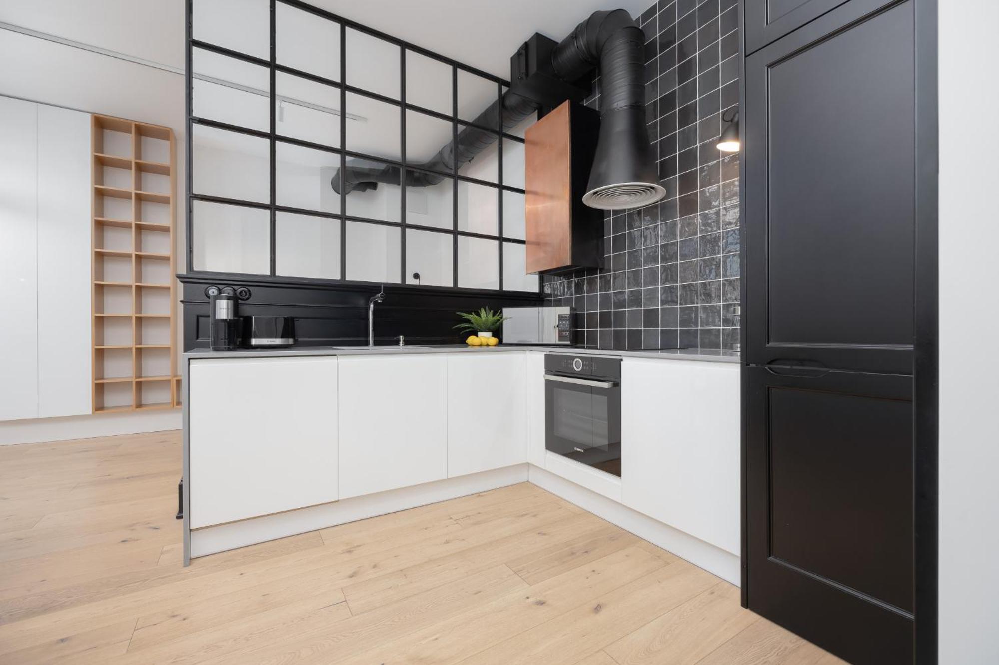 Modern & Bright Konesera Near To Pge National Stadium By Renters