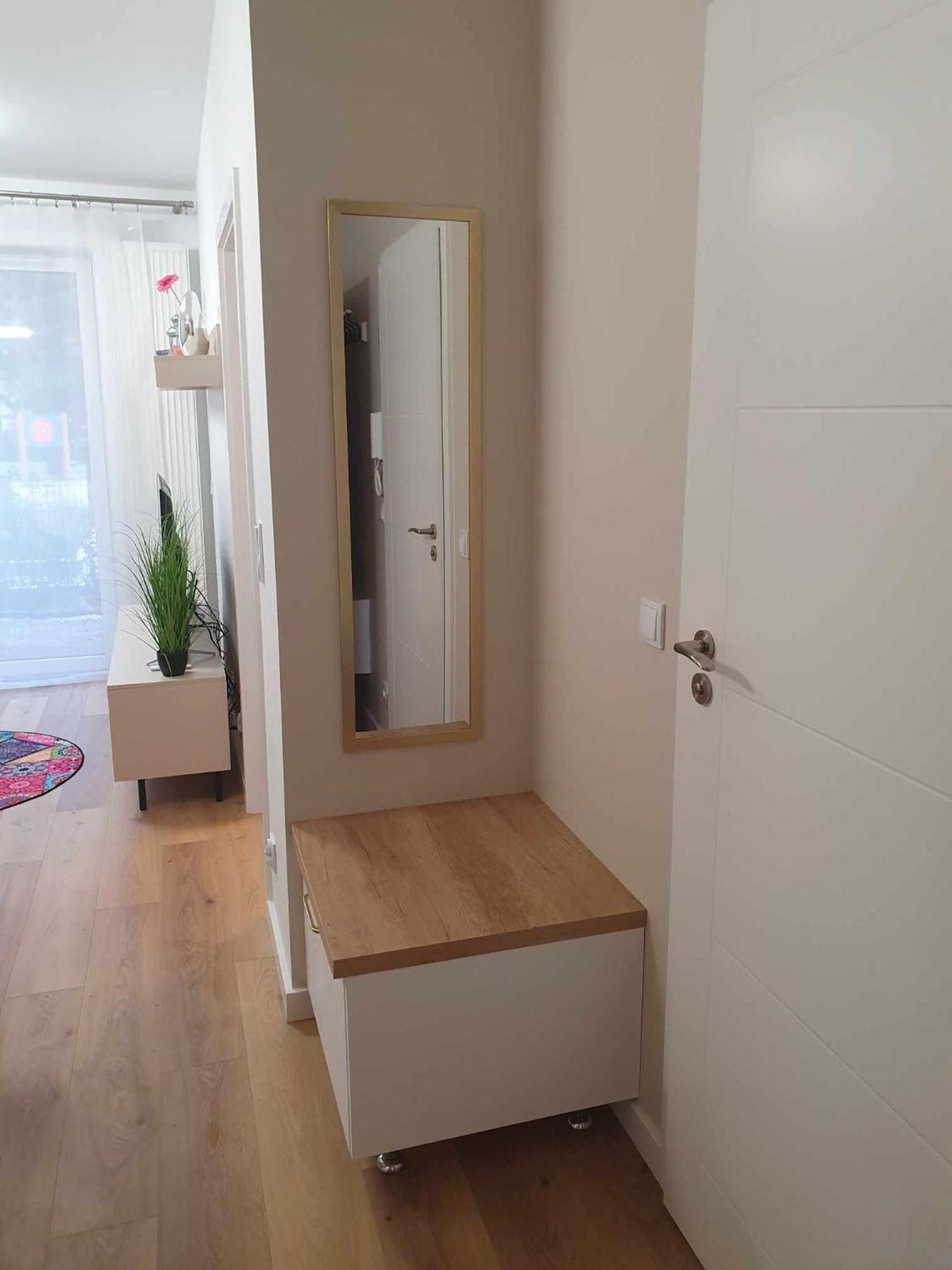 Colorful Apartament 2 Pokojowy Z Malym Ogrodkiem W Warszawie