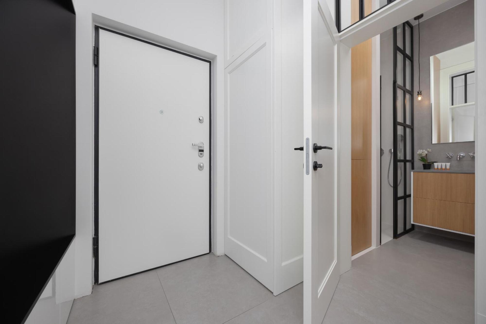 Modern & Bright Konesera Near To Pge National Stadium By Renters *