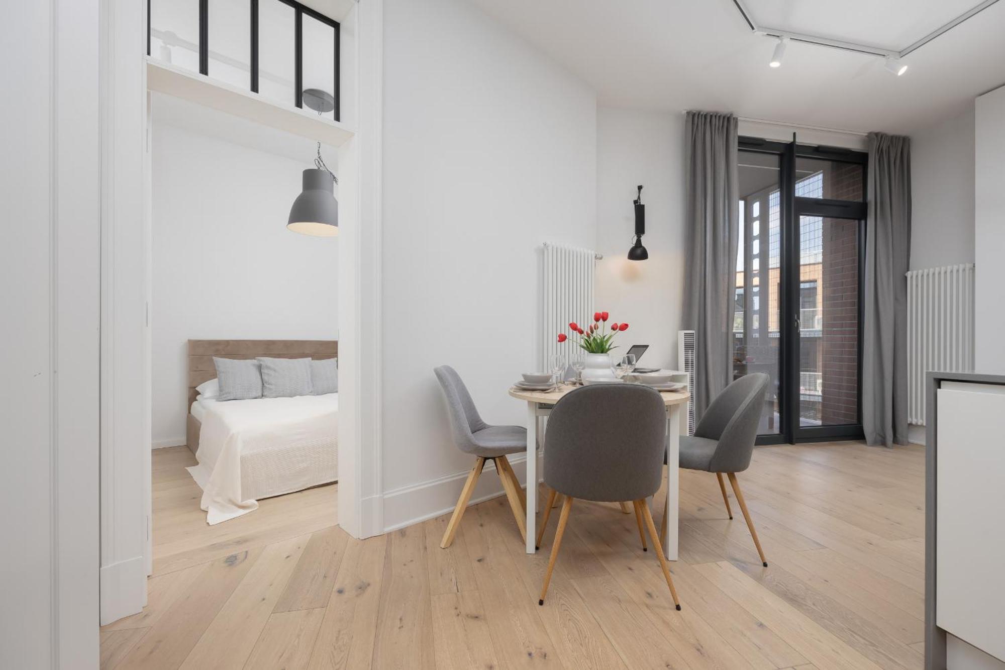 Modern & Bright Konesera Near To Pge National Stadium By Renters