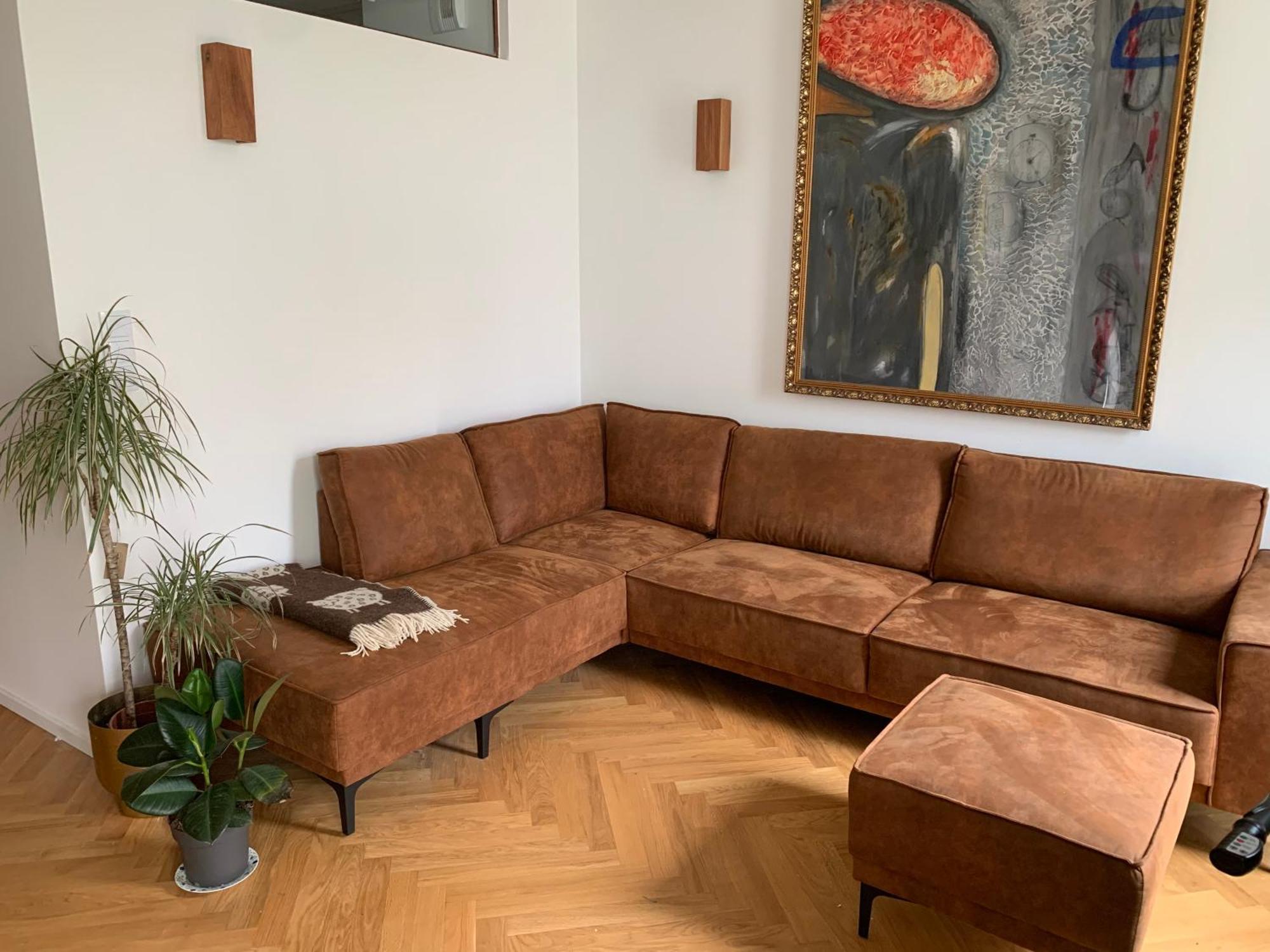 Premium - Metro & Parking Apartment *