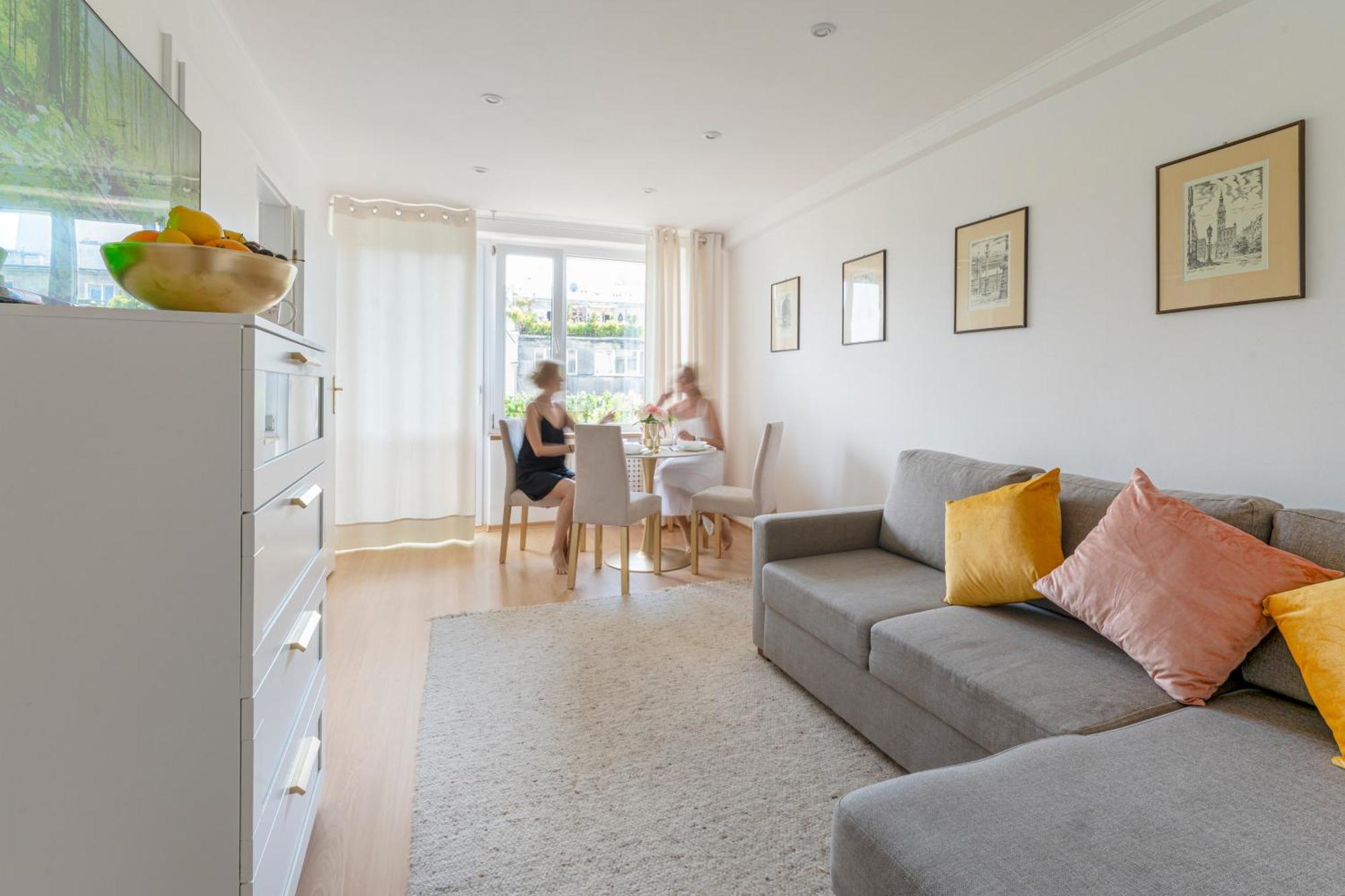 Apartment Greenpoint Hoza Warsaw