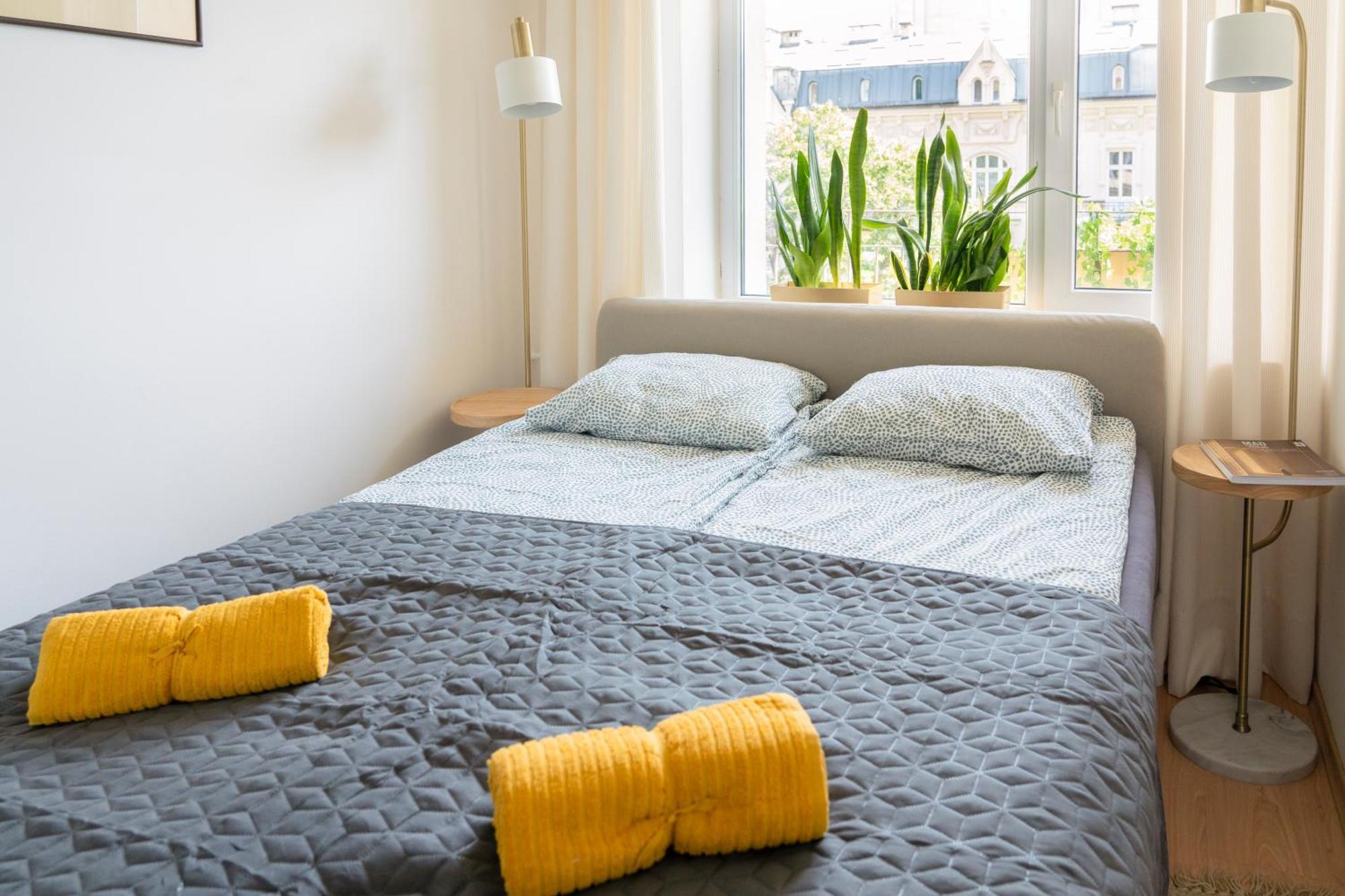 Greenpoint Hoza Apartment *