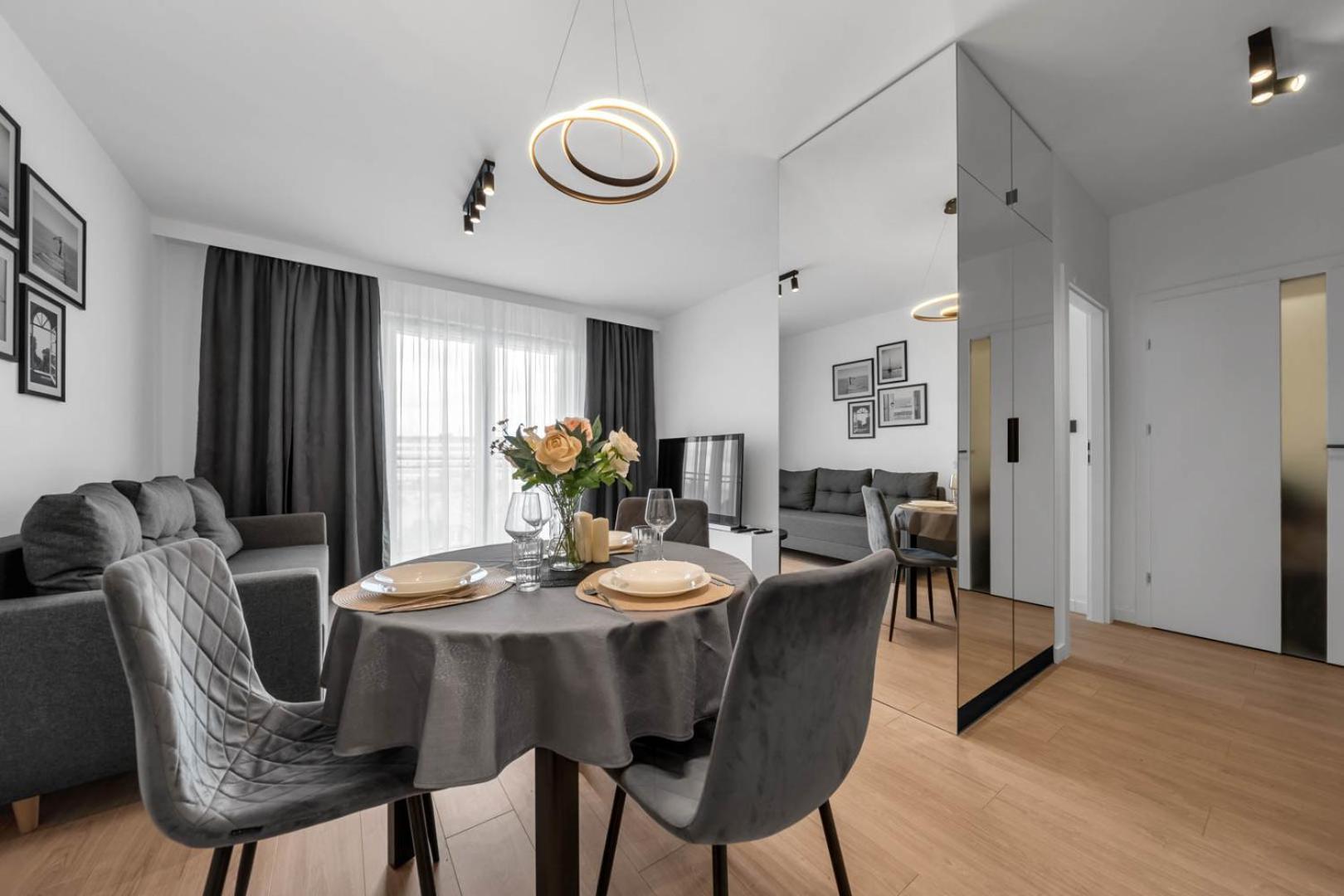 Apartament Jutrzenki - Gym, Balcony, Parking - By Rentujemy *