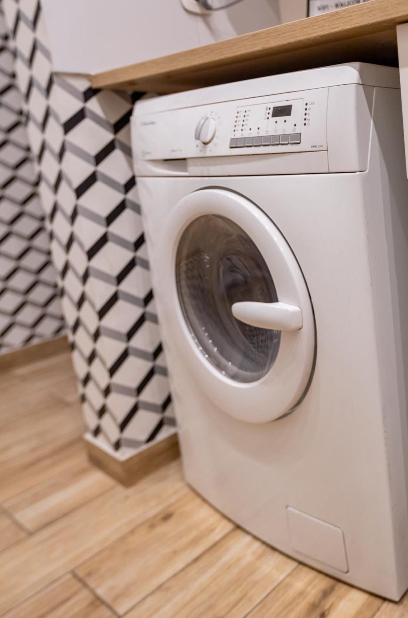 Unitapartament Short Rent In By Metro Station Rondo Onz With 3bedrooms 22 * Warsaw