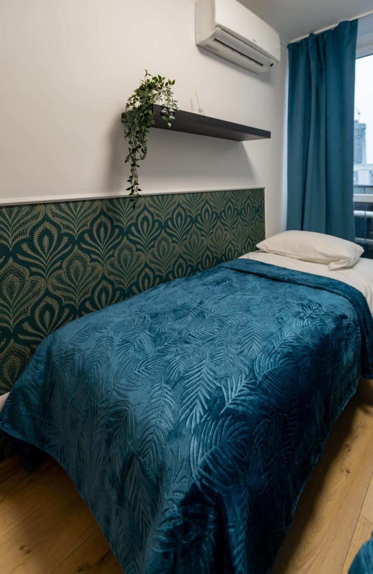 Unitapartament Short Rent In By Metro Station Rondo Onz With 3bedrooms 22 * Warsaw