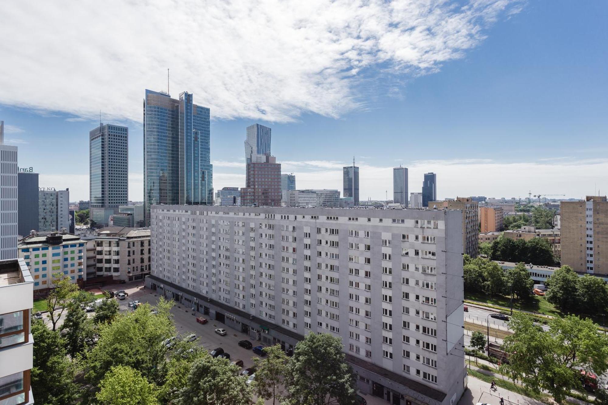 Apartment Unitapartament Short Rent In By Metro Station Rondo Onz With 3bedrooms 22 Warsaw