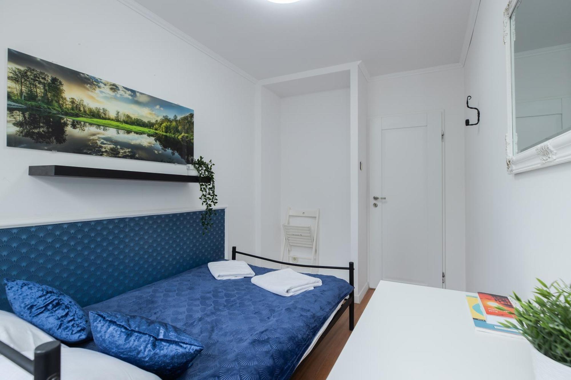Apartment Unitapartament Short Rent In By Metro Station Rondo Onz With 3bedrooms 22 Warsaw