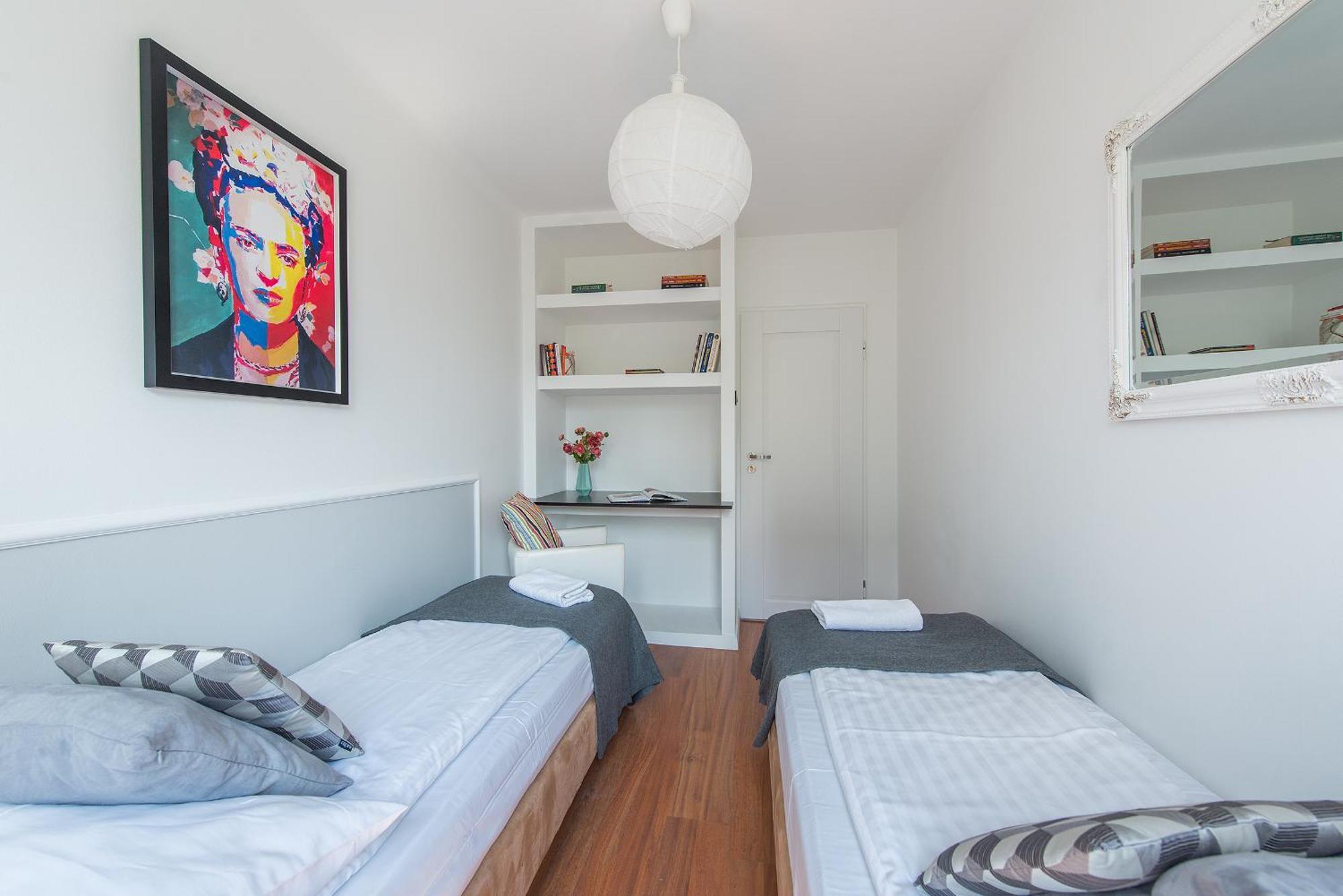 Apartment Unitapartament Short Rent In By Metro Station Rondo Onz With 3bedrooms 22 Warsaw