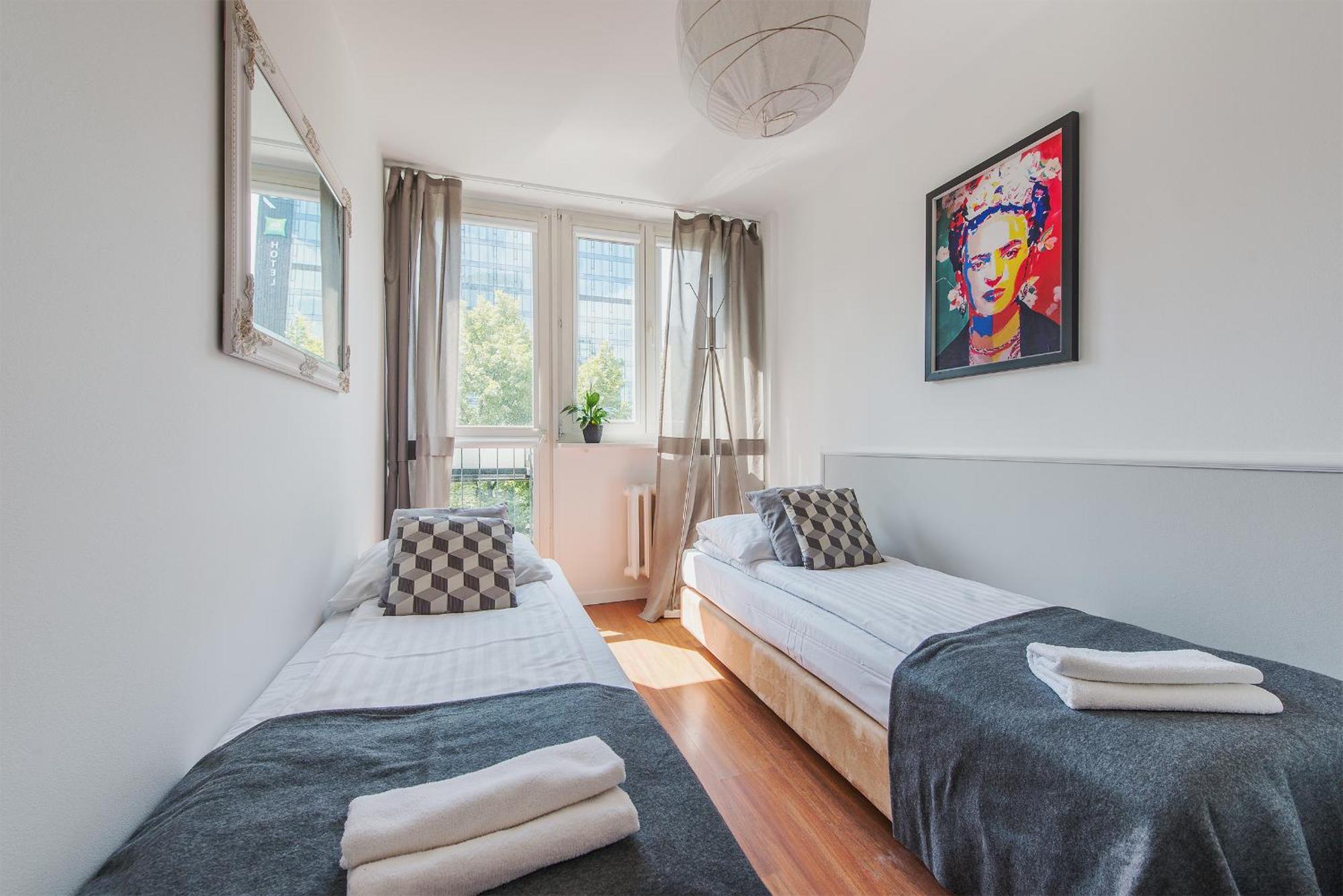 Unitapartament Short Rent In By Metro Station Rondo Onz With 3bedrooms 22 *