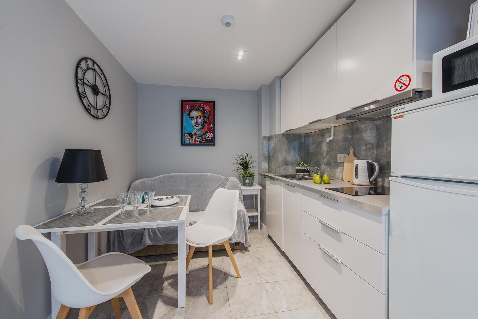 Unitapartament Short Rent In By Metro Station Rondo Onz With 3bedrooms 22 *