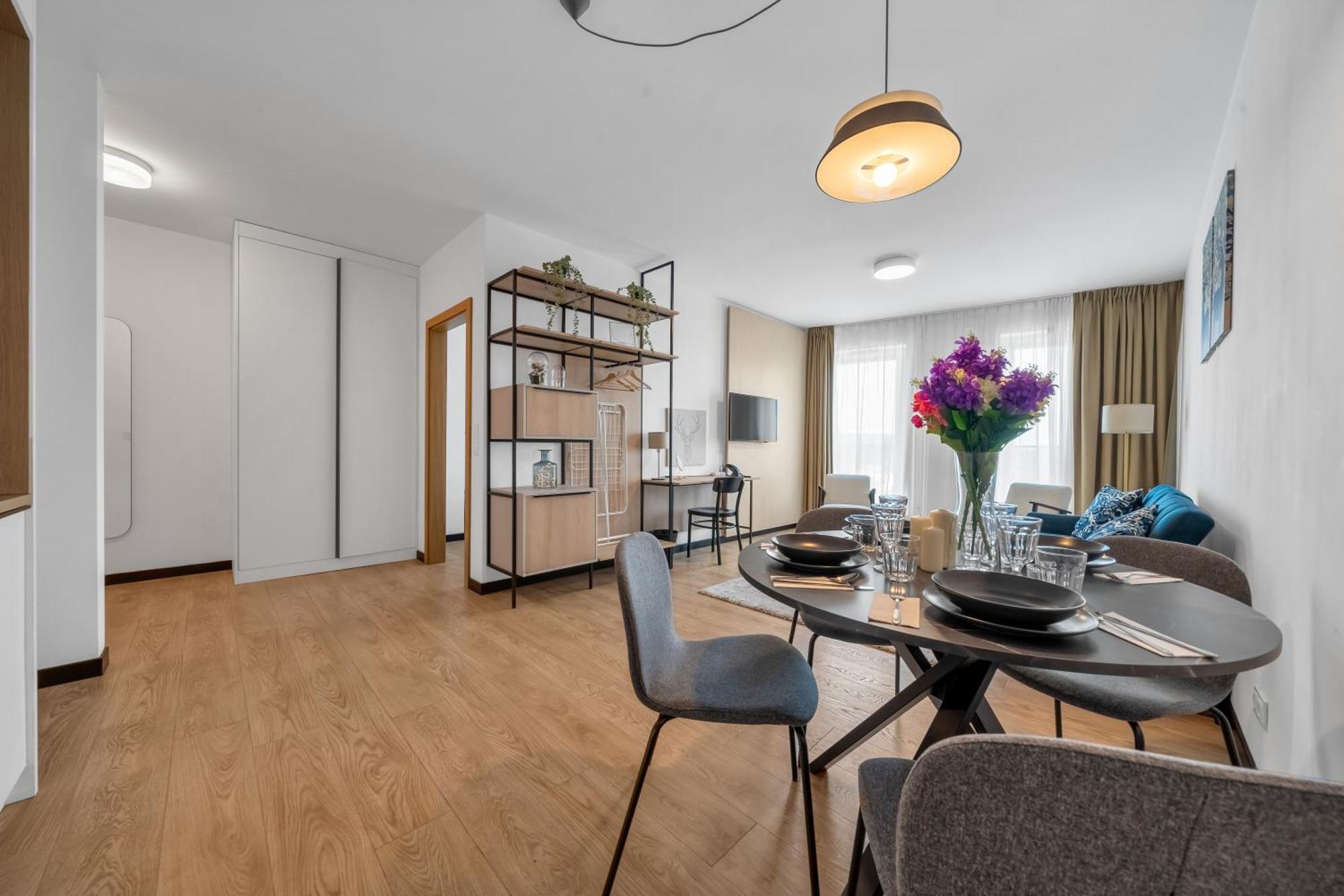 National Stadium - Parking, Workspace - By Rentujemy Apartament *