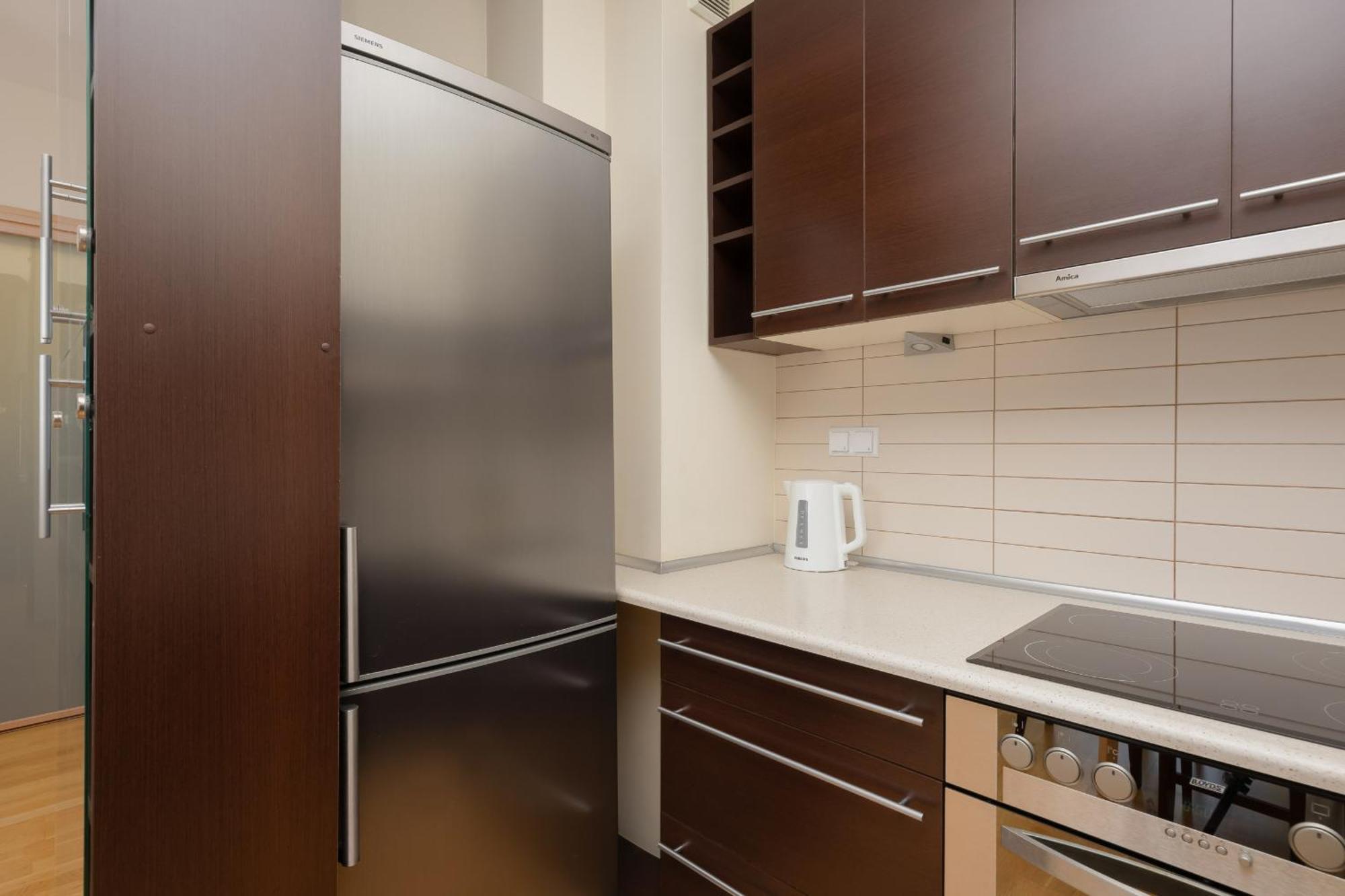 Apartment Modern & Spacious With Balcony And Parking By Renters
