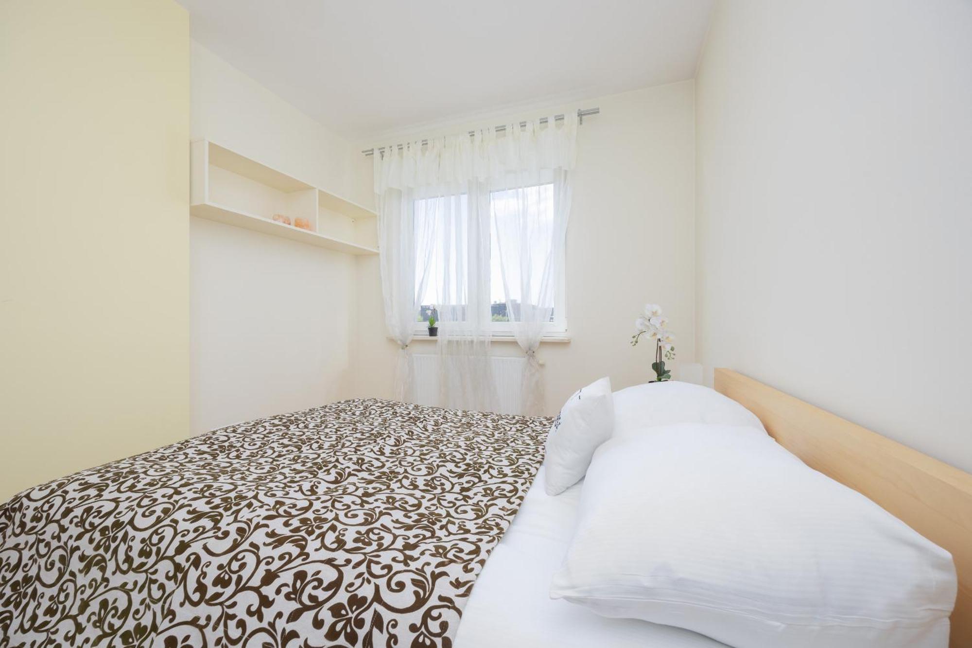 Apartment Modern & Spacious With Balcony And Parking By Renters Warsaw