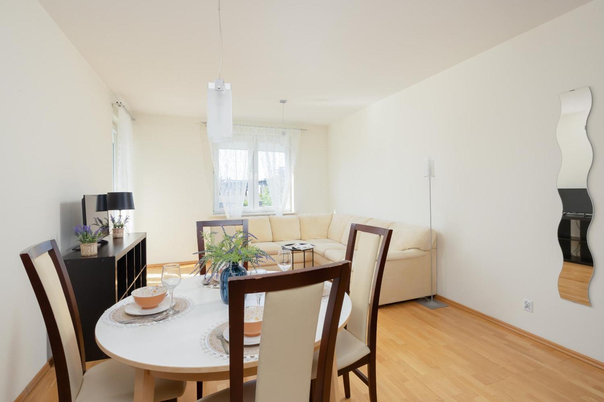 Modern & Spacious With Balcony And Parking By Renters * Warsaw