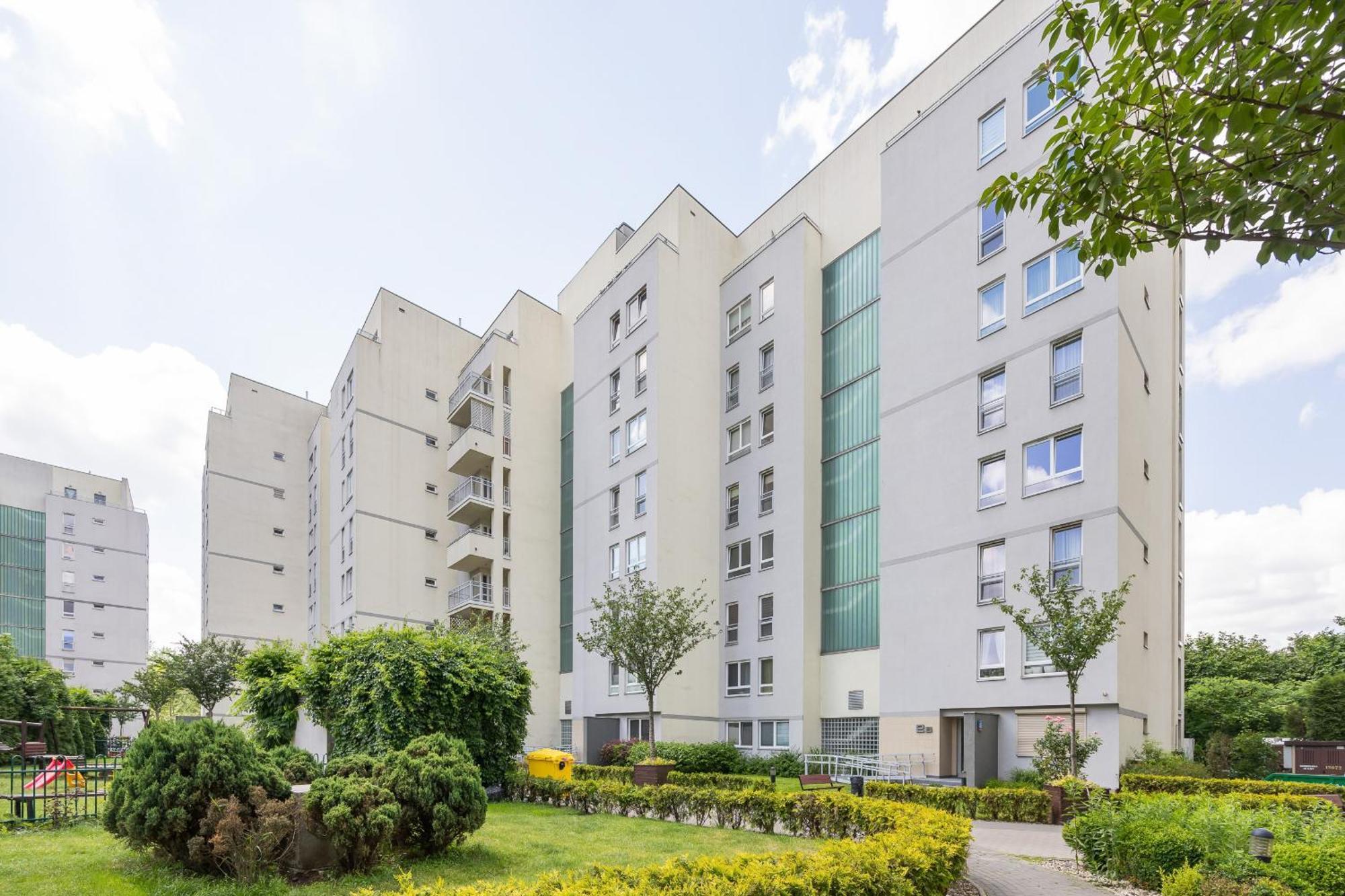 Wyjatkowy Z 3 Sypialniami I Balkonem By Renters Apartment *