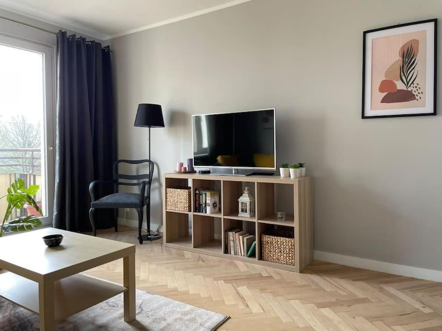 Four Bedroom Lachmana Apartment Warschau