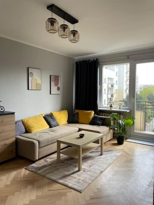 Apartment Four Bedroom Lachmana Warschau