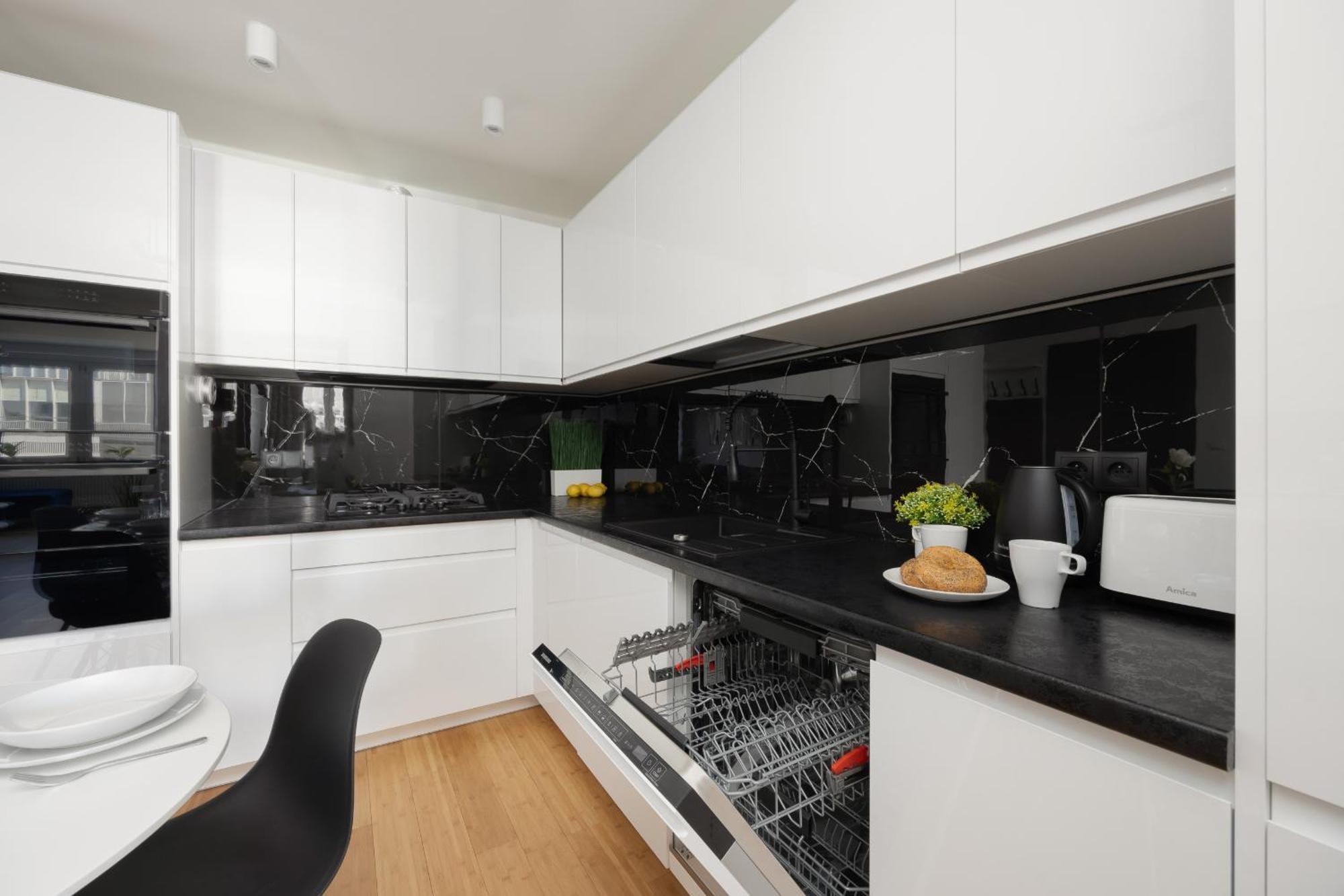 Apartment Beautiful With Balcony In Heart Of By Renters *