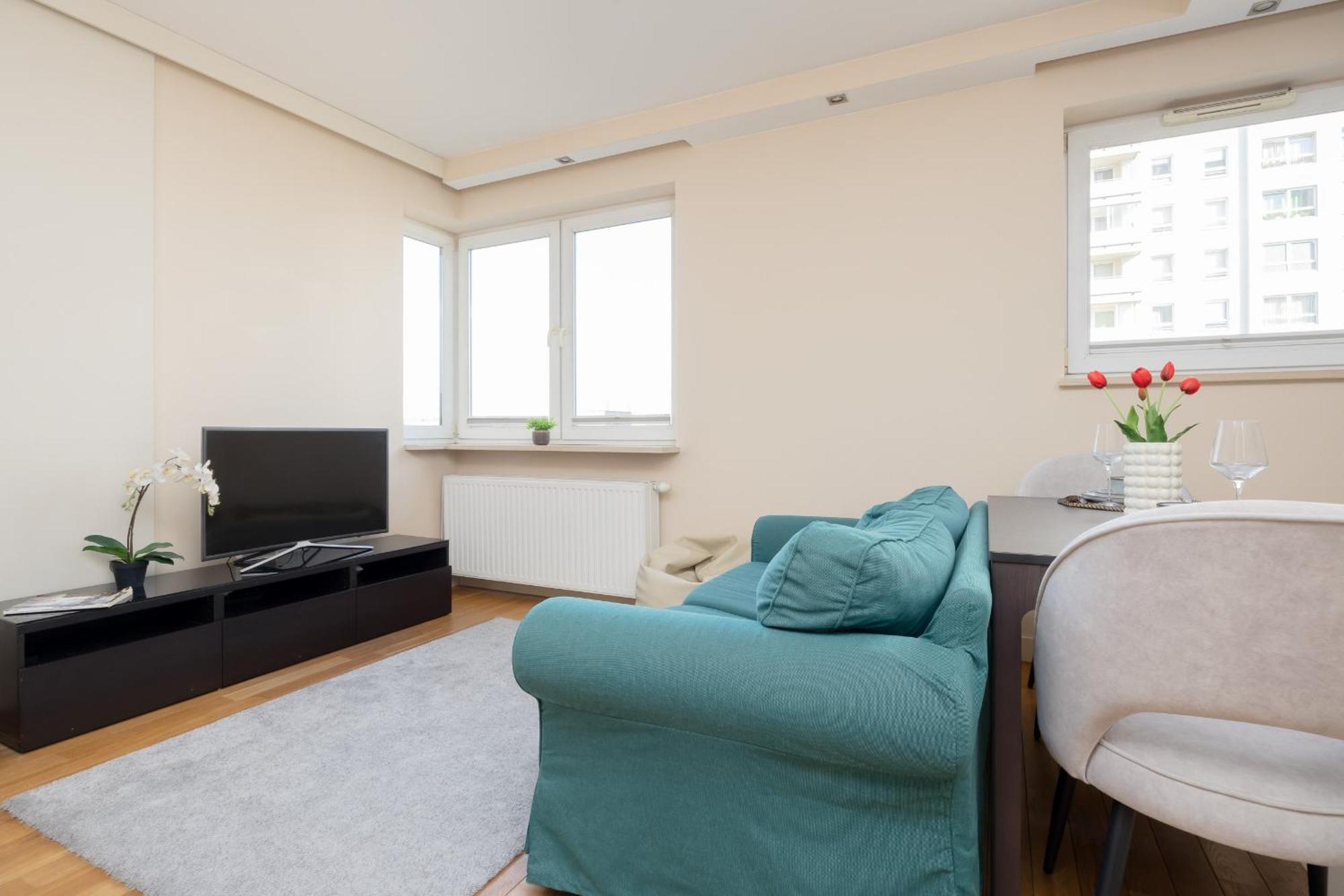 Apartamento Cozy Near Metro Stoklosy By Renters Varsóvia