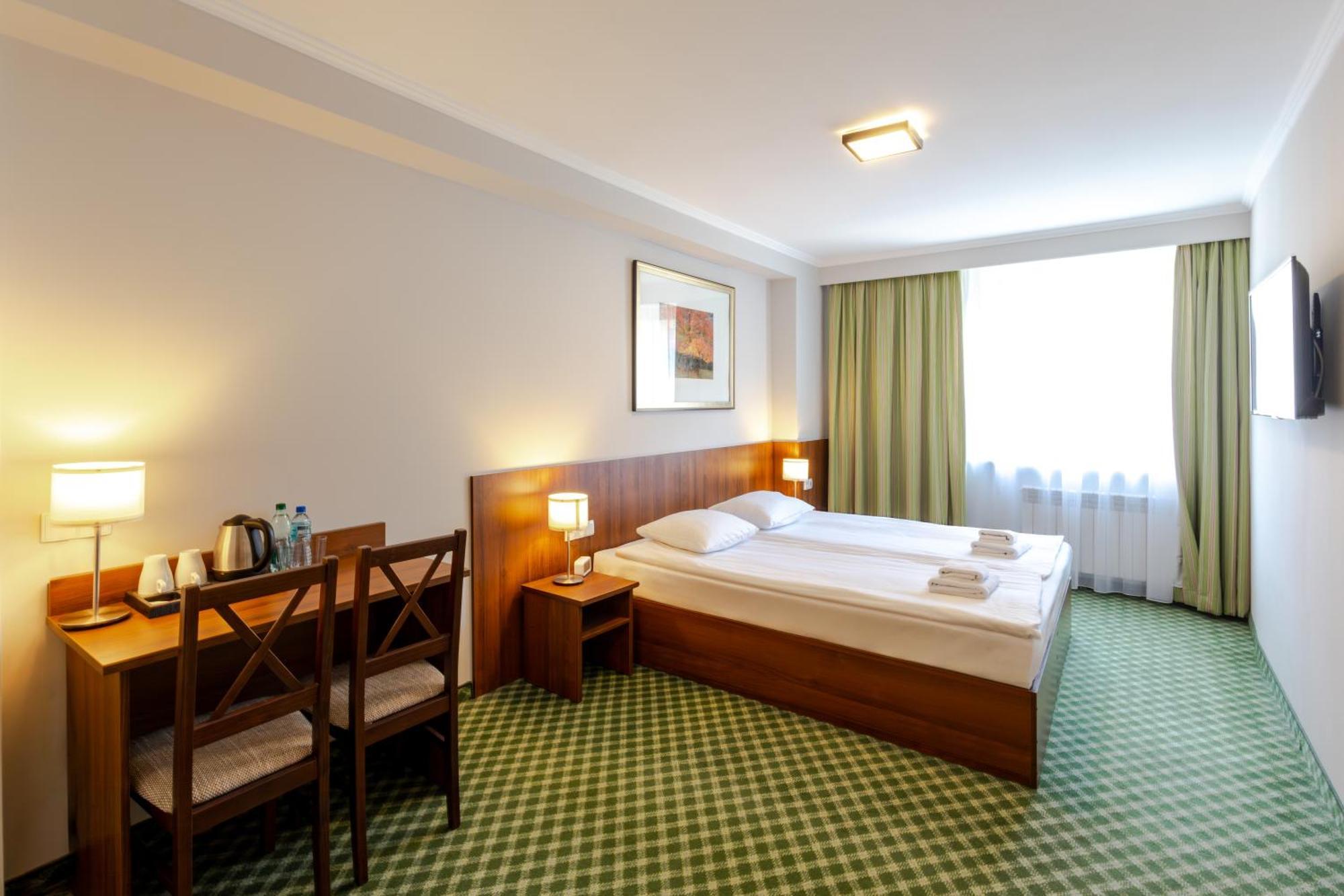 Hit Hotel 3*