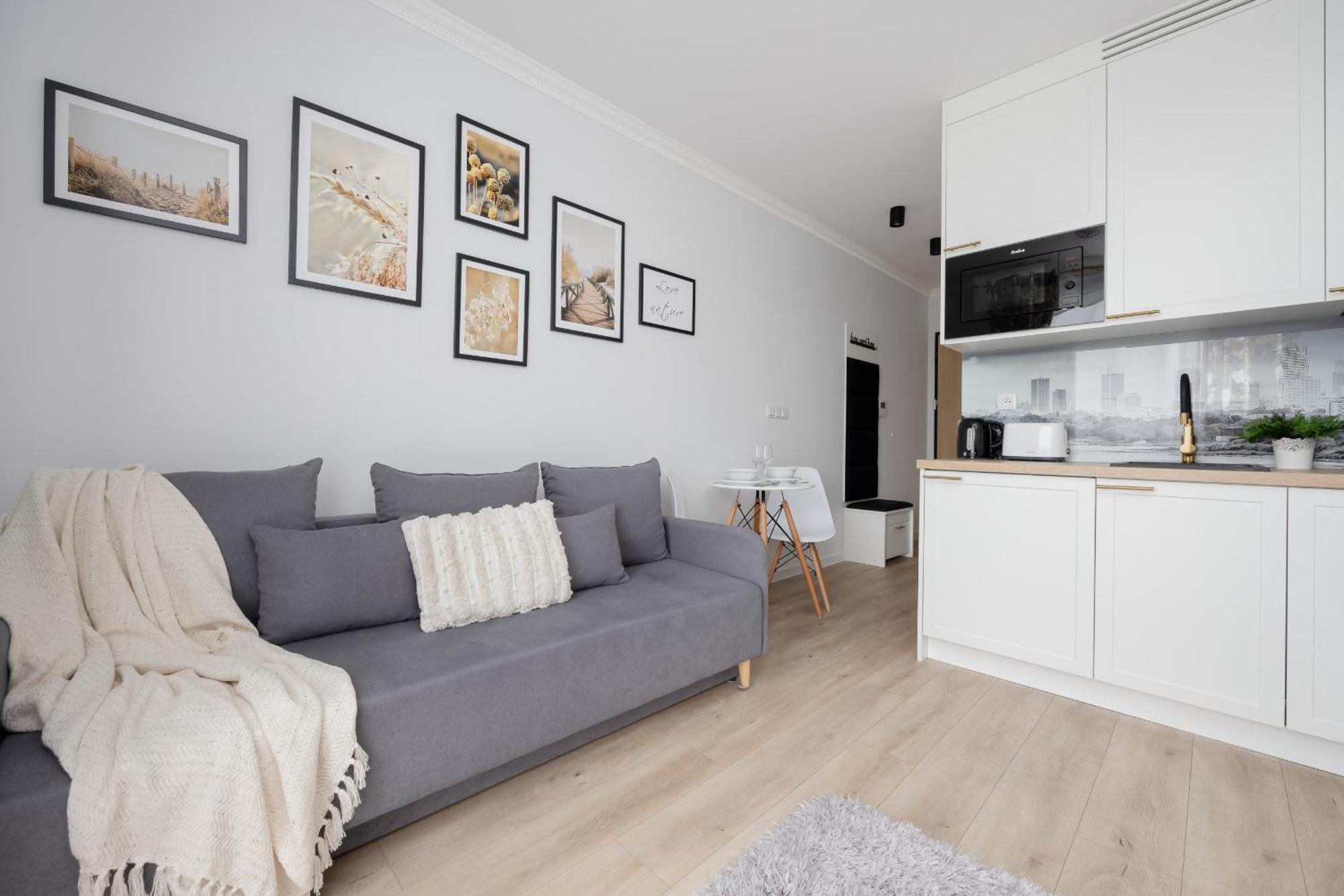 Modern Studio With Balcony By Rent Like * Warsaw