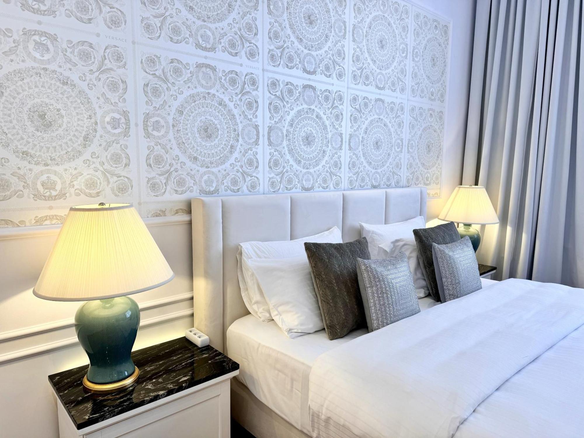Aparthotel Mondrian Luxury & Market Square I 5*