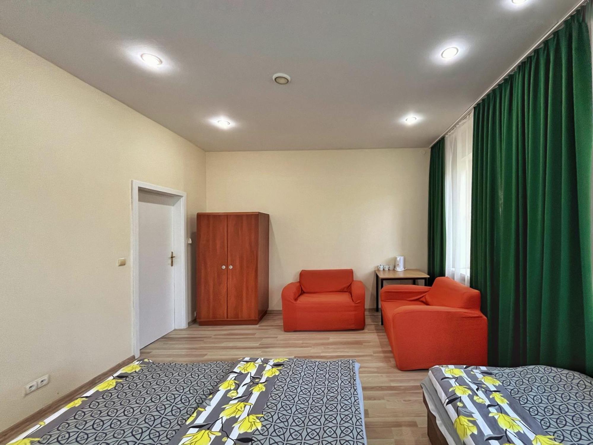 Fry House Hostel *