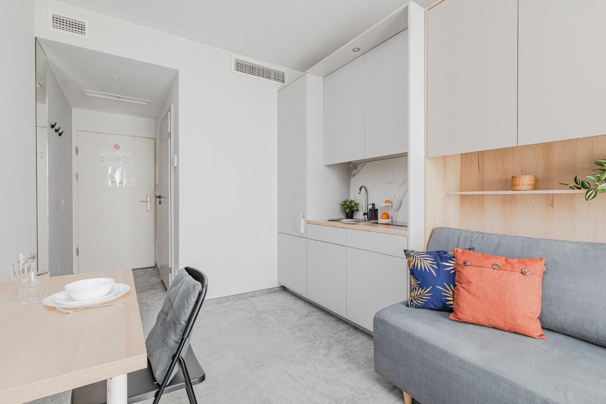 Superapart Wilanow Ministudio, Medicover, Swiatynia Opatrznosci