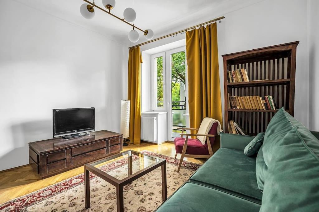 Stylish On Saska Kepa Apartment