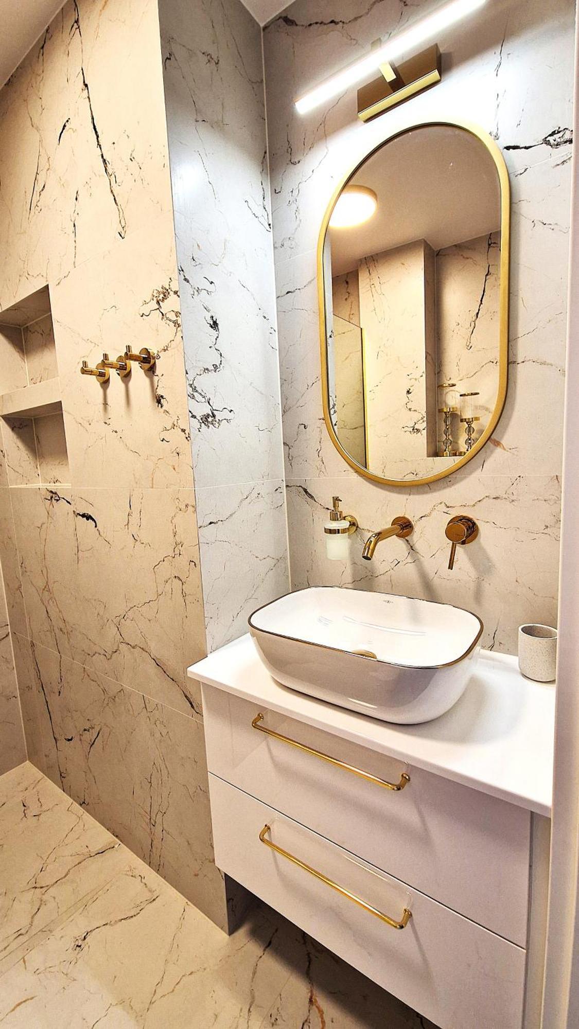 Center 708 - 50m2 Căn hộ *