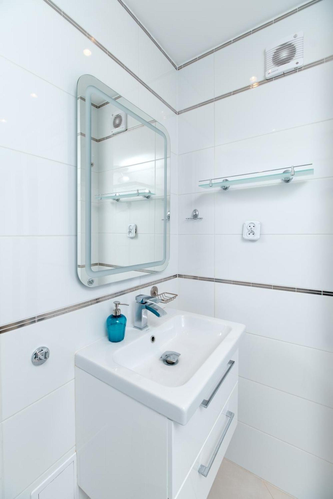 Apartment Inside Solec Iii