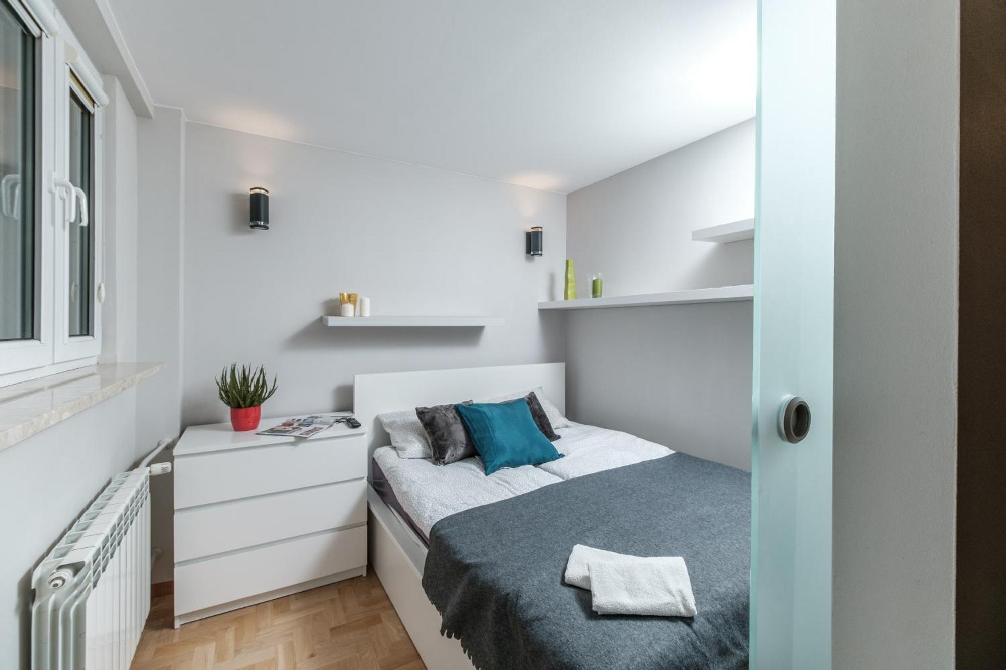 Apartment Inside Solec Iii