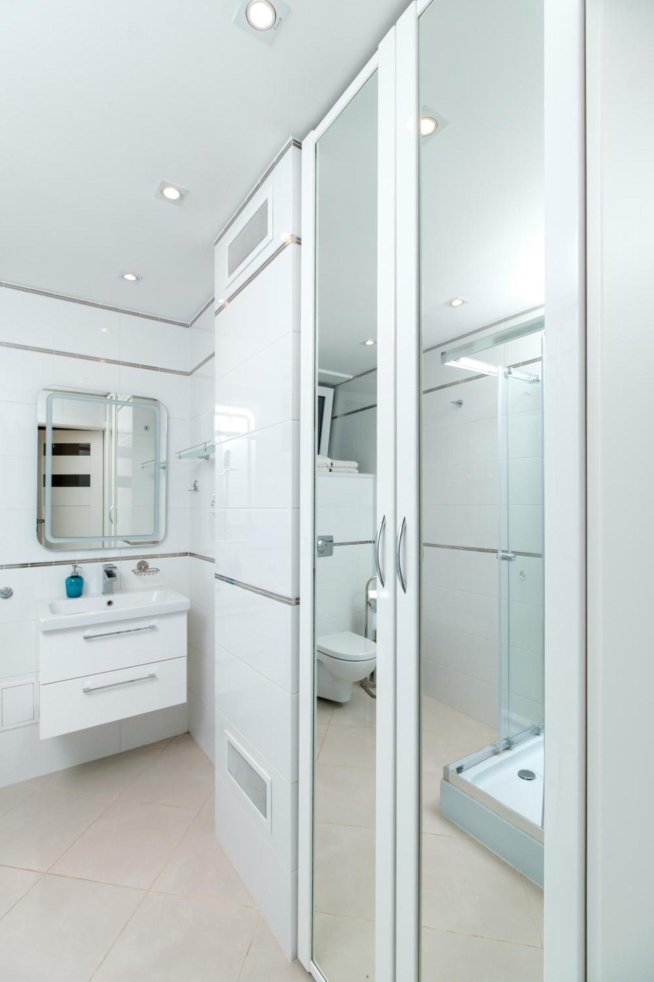 Inside Solec Iii Apartment Warsaw