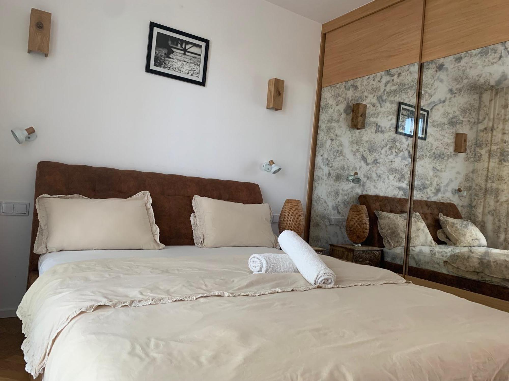 Premium - Metro & Parking Apartment Warsaw