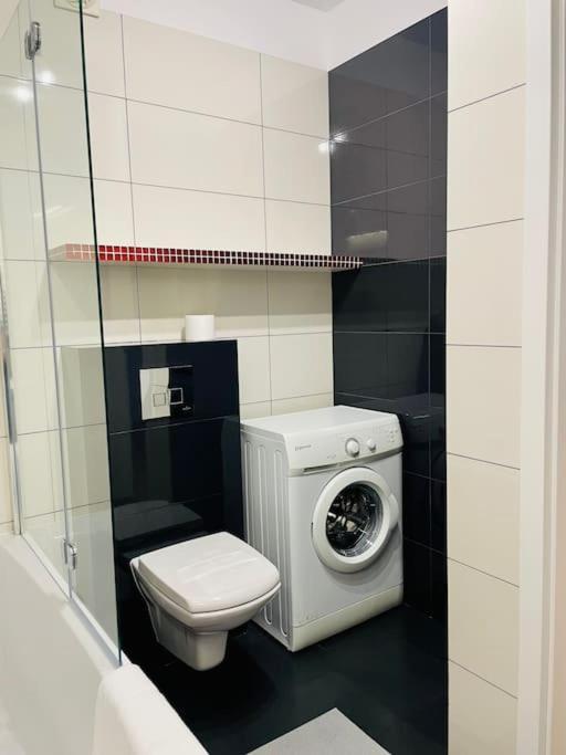Apartment Nowoczesne Mieszkanie Z Miejscem Postojowym Warsaw