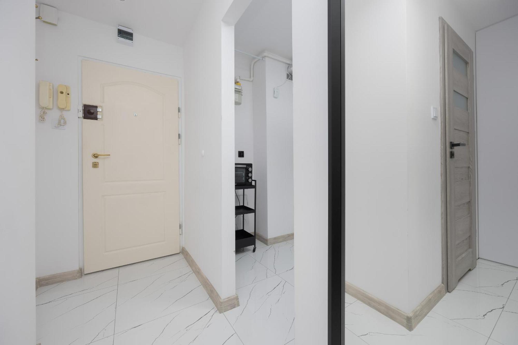 Bright Apartament Wola Ideal For Remote Work By Renters *