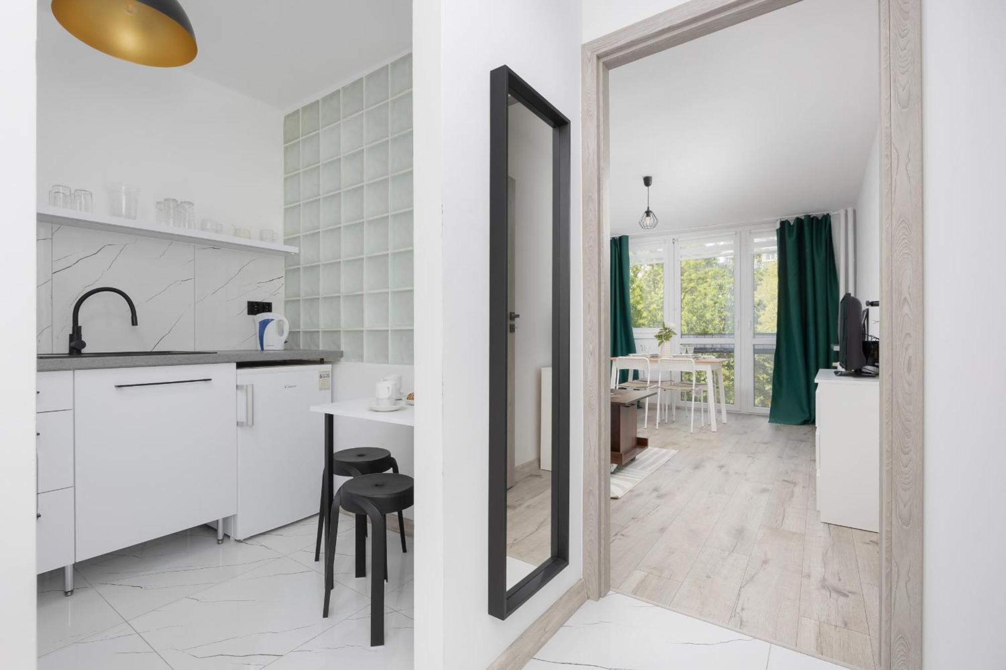 Bright Apartament Wola Ideal For Remote Work By Renters Warsaw